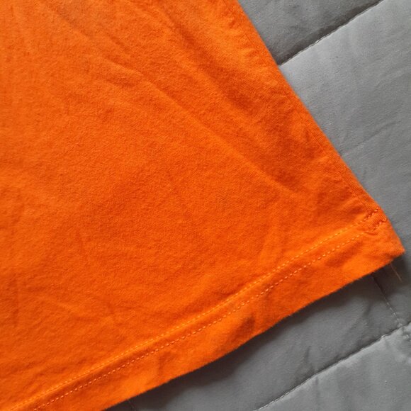 Reese's Peanut Butter Cup Logo T-shirt Unisex Med Orange Bella Canvas Candy Tee - Picture 4 of 7